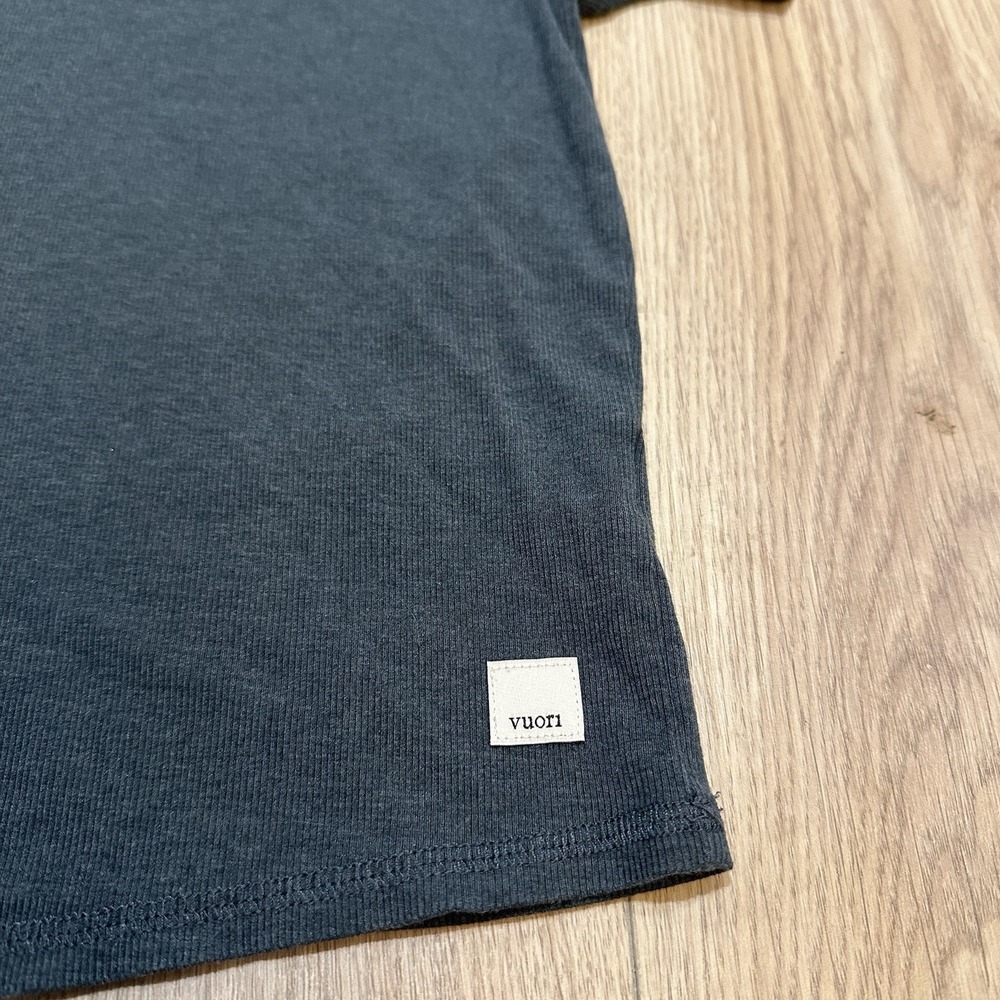 Vuori Pose Fitted Tee Blue Ribbed Cropped Short Sleeve Shirt Large VW169 - Picture 3 of 7